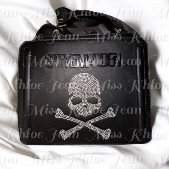 - Steve Madden Bevelyn Skull Crossbody Bag